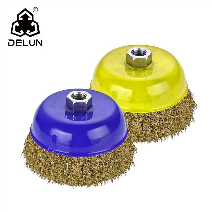 Crimped Wire Brush M14